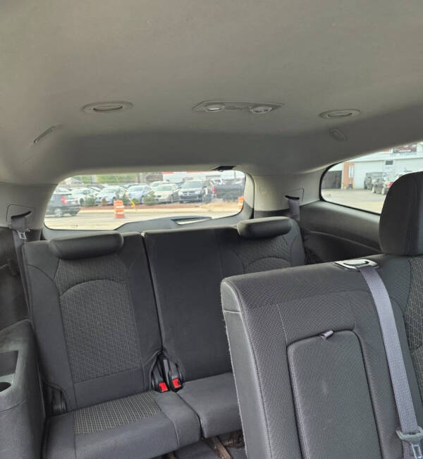 2011 Chevrolet Traverse LT