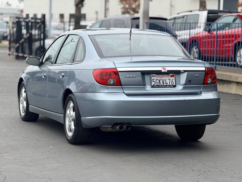 2004 Saturn L300 2