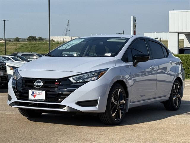 2025 Nissan Versa SR