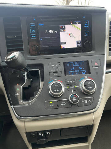 2017 Toyota Sienna XLE 7-Passenger