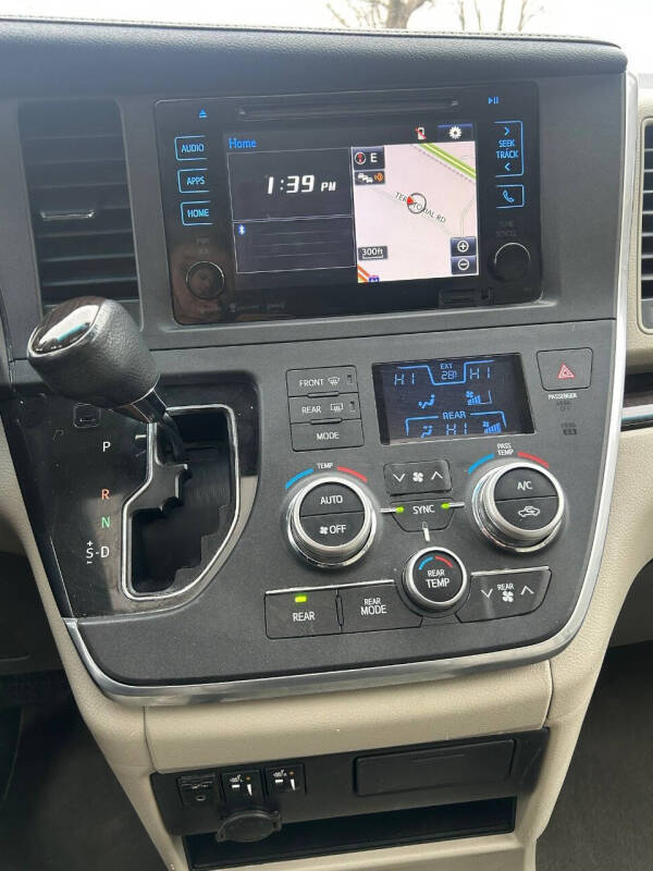 2017 Toyota Sienna XLE 7-Passenger