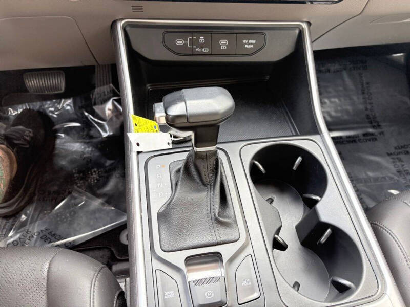 2025 Kia Carnival LXS