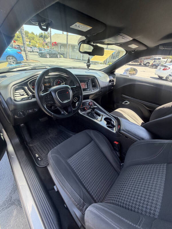 2016 Dodge Challenger SXT