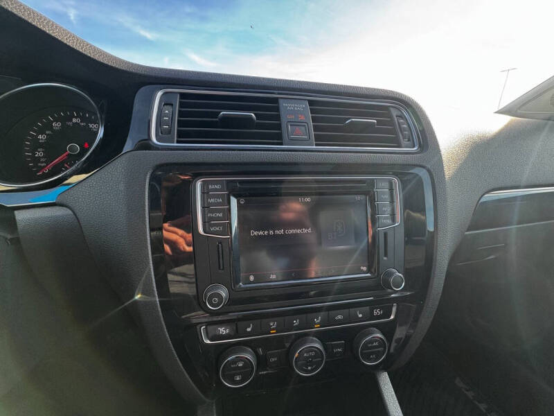 2017 Volkswagen Jetta 1.8T SEL