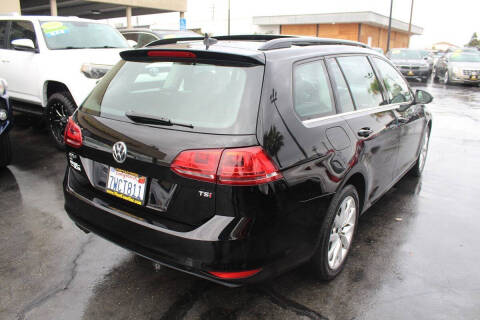 2017 Volkswagen Golf SportWagen