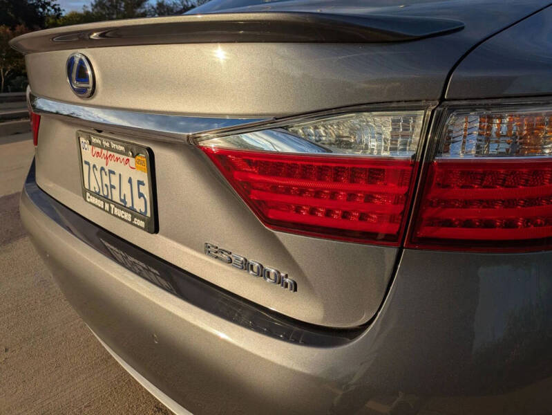 2014 Lexus ES 300h