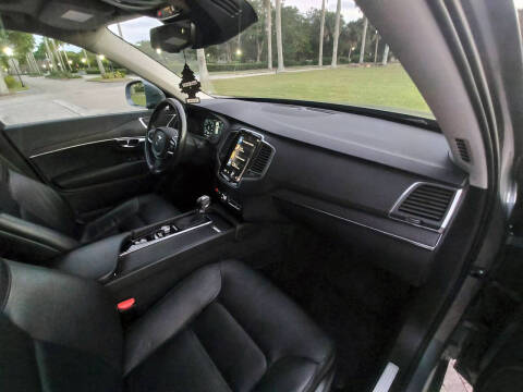 2020 Volvo XC90 T5 Momentum