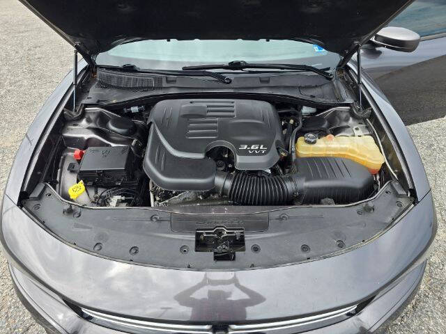 2016 Dodge Charger SE