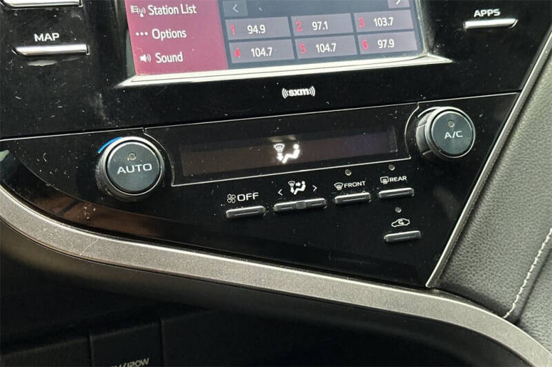 2020 Toyota Camry SE Nightshade