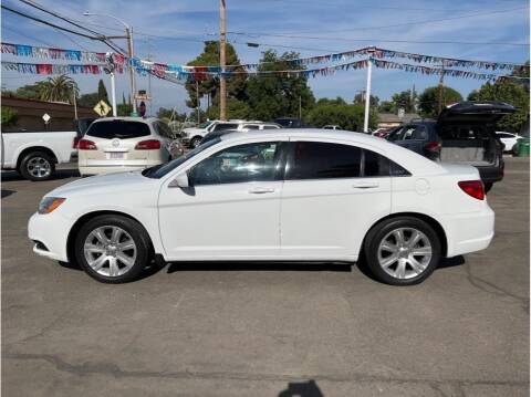2013 Chrysler 200 for sale at Dealers Choice Inc in Farmersville CA