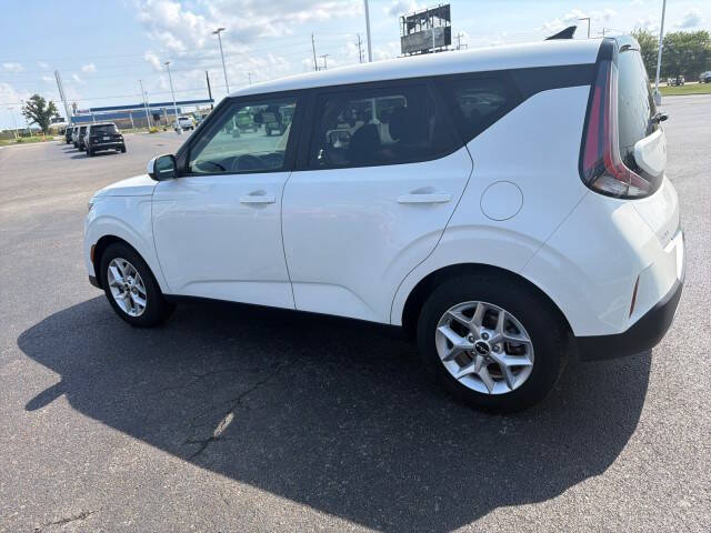 2024 Kia Soul LX