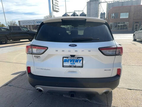 2022 Ford Escape Titanium