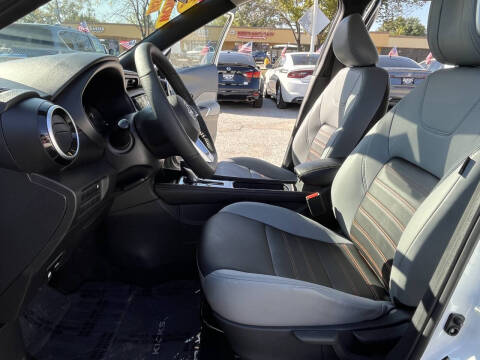 2024 Nissan Kicks SR