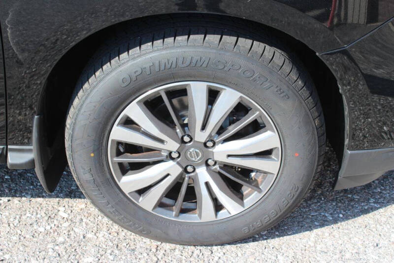 2017 Nissan Pathfinder SV