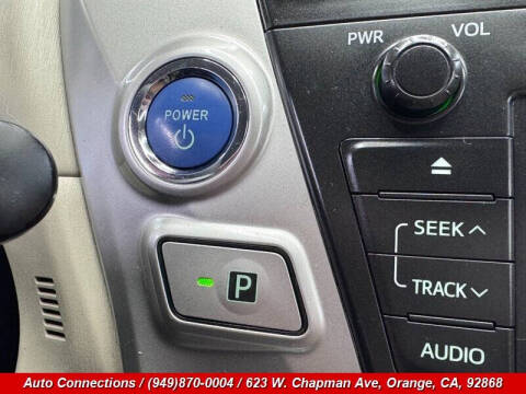 2013 Toyota Prius v Three