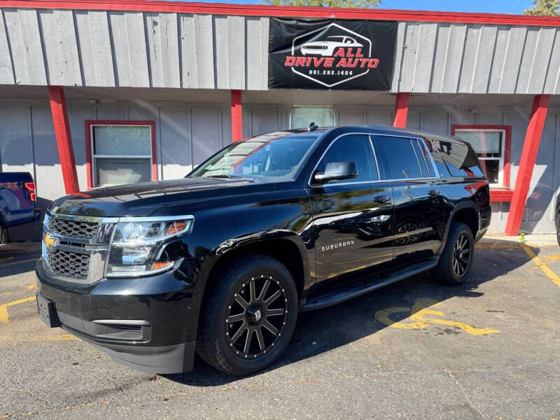 2015 Chevrolet Suburban LT's photo