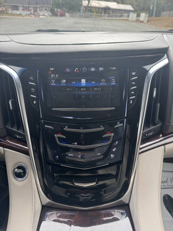 2016 Cadillac Escalade Luxury Collection