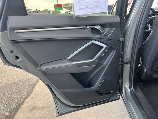 2022 Audi Q3 quattro S line Prem Plus 45 TFSI