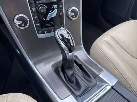 2016 Volvo XC60 T5 Premier