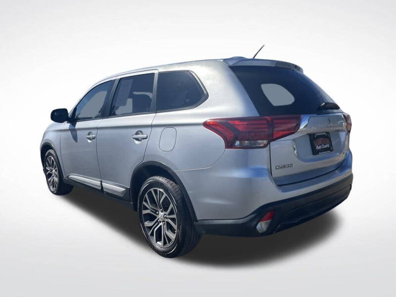2016 Mitsubishi Outlander SE