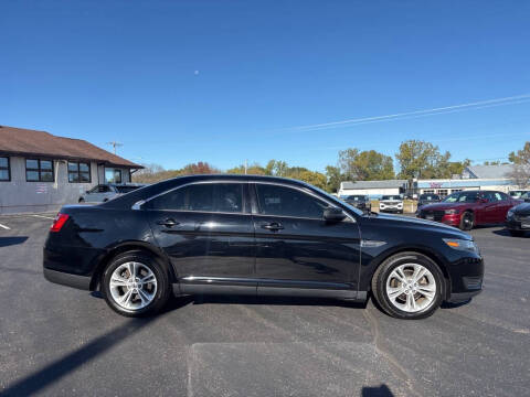 2016 Ford Taurus SE