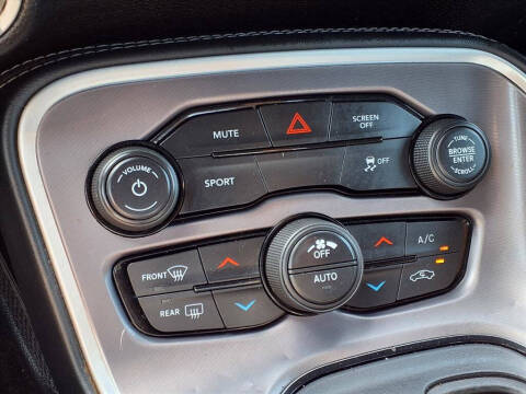 2022 Dodge Challenger SXT