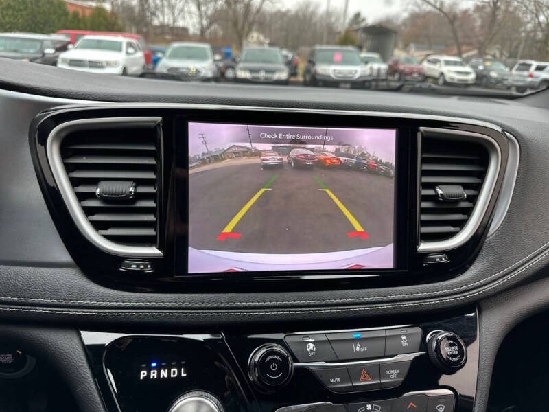 2022 Chrysler Pacifica Touring