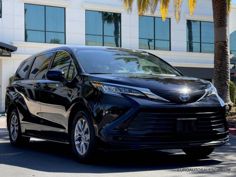 2021 Toyota Sienna LE 8-Passenger