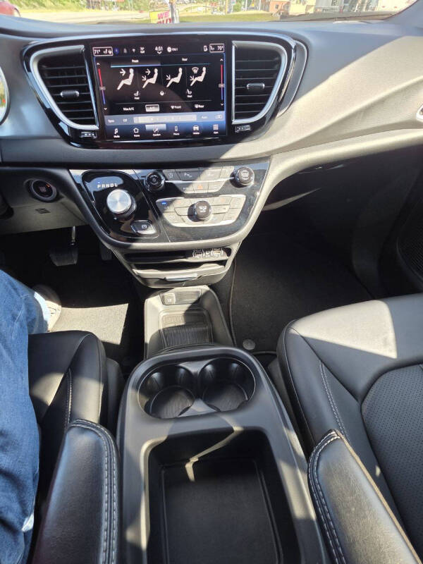 2025 Chrysler Pacifica Select - Photo 20