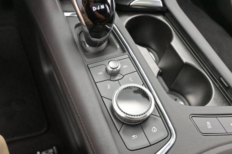 2025 Cadillac XT6 Luxury