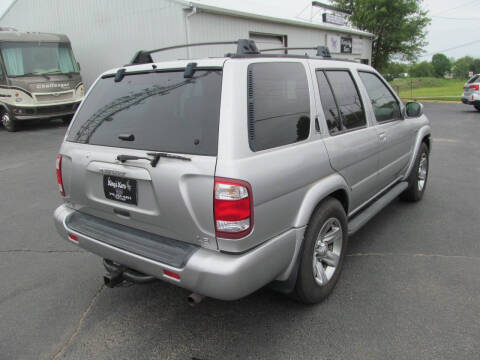 2004 Nissan Pathfinder LE Platinum