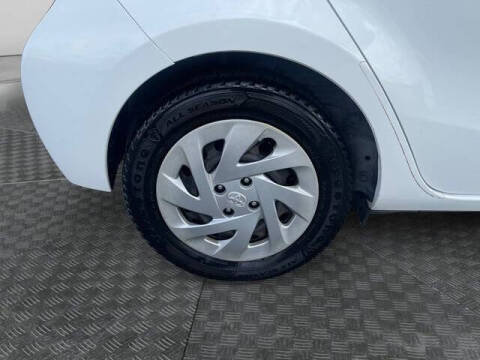 2016 Toyota Prius c Two