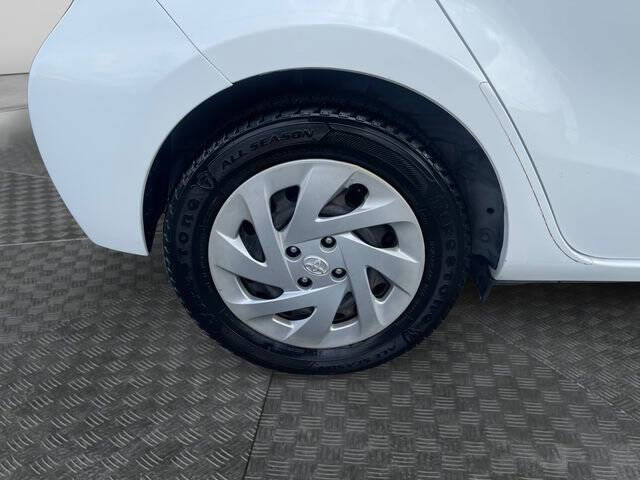 2016 Toyota Prius c Two