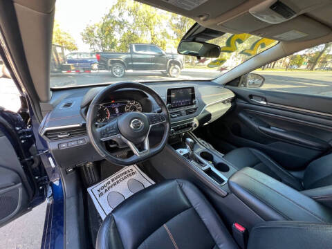 2022 Nissan Altima 2.5 SR