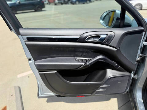 2018 Porsche Cayenne Platinum Edition