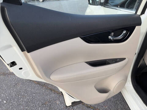 2022 Nissan Rogue Sport SV