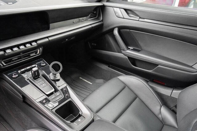 2022 Porsche 911 Carrera 4 GTS