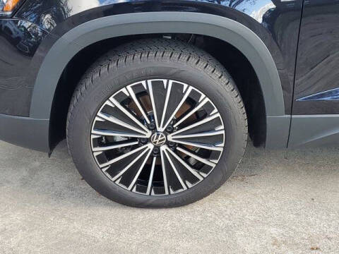 2025 Volkswagen Taos SE