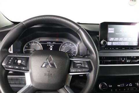 2024 Mitsubishi Outlander ES