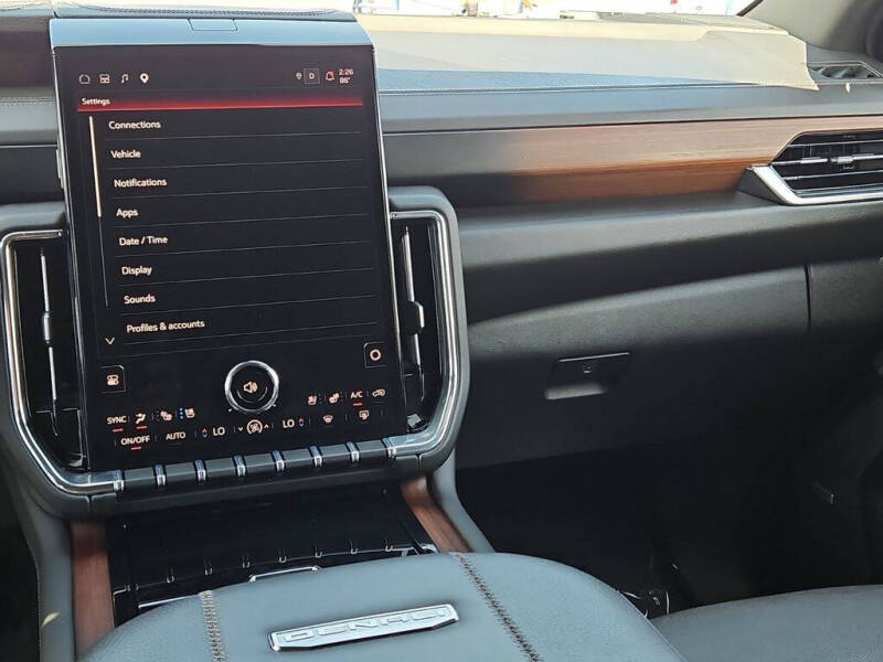 2025 GMC Yukon Denali