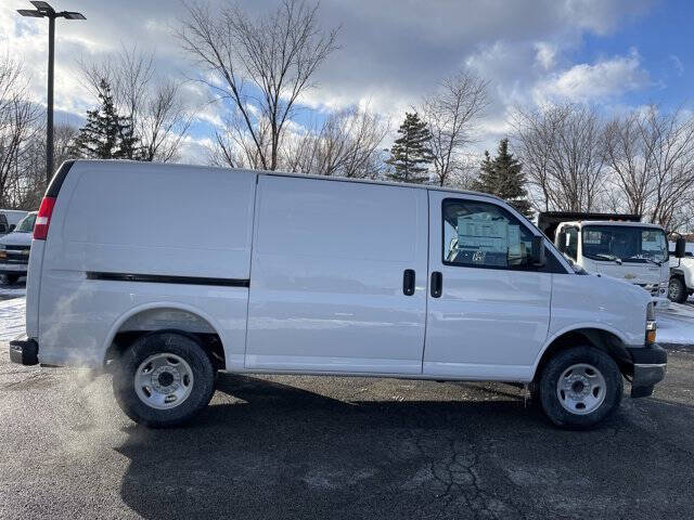 2025 Chevrolet Express 2500
