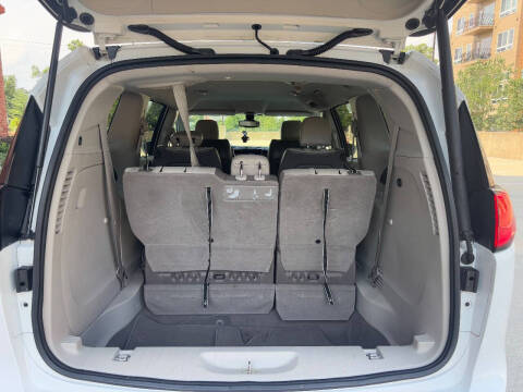 2017 Chrysler Pacifica Touring-L