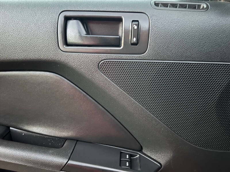 2014 Ford Mustang V6