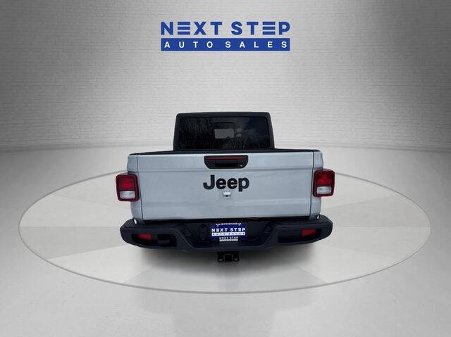 2022 Jeep Gladiator Willys