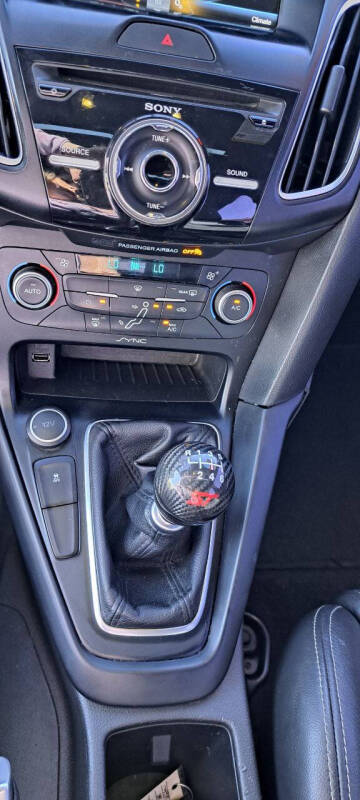 2018 Ford Focus ST - Photo 14