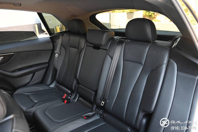 2019 Audi Q8 quattro Premium Plus 55 TFSI