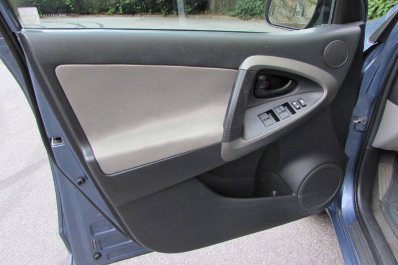 2010 Toyota RAV4 Base photo 11