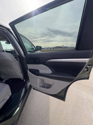 2019 Toyota Highlander LE Plus