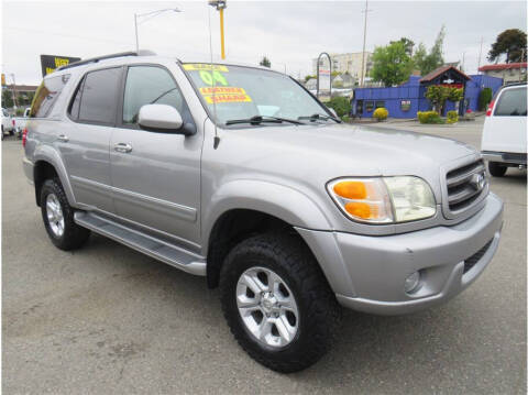 2004 Toyota Sequoia SR5