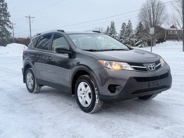 2013 Toyota RAV4 LE's photo